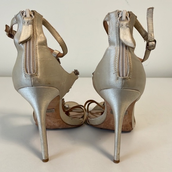 Badgley Mischka Giovanna II Satin T-Strap Jewelled Sandals In Cream Size 7 - Picture 2 of 14